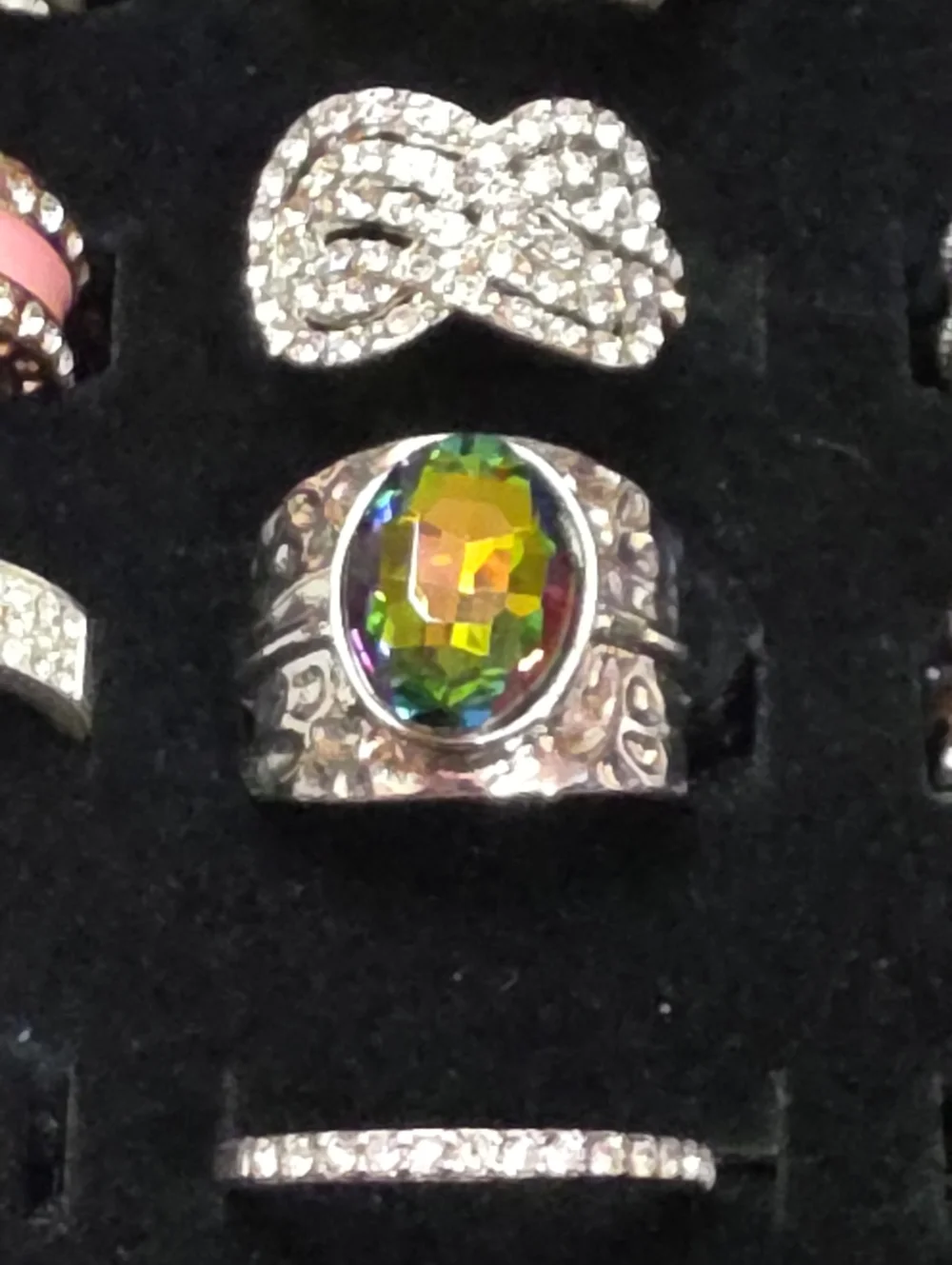 RESELLERS! LOT OF 50 HIGH QUALITY FASHION RINGS ALL IN EXCELLENT CONDITION - Picture 7 of 15